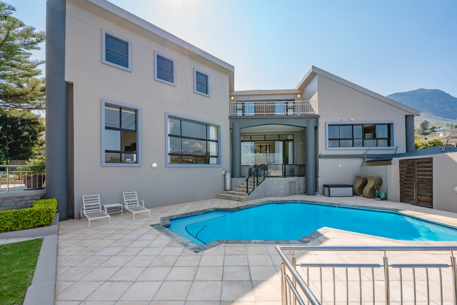 4 Bedroom Property for Sale in La Concorde Western Cape